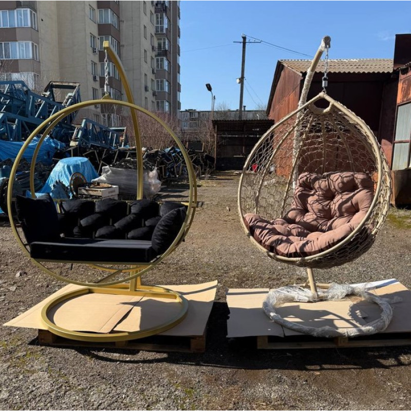 Подвесное кресло кокон для дома и сада в черном цвете.